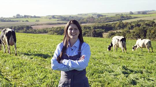 Continuidade da empresa rural: após pesquisa, associada descobre que fator que mais contribui para a permanência do jovem é a convivência familiar